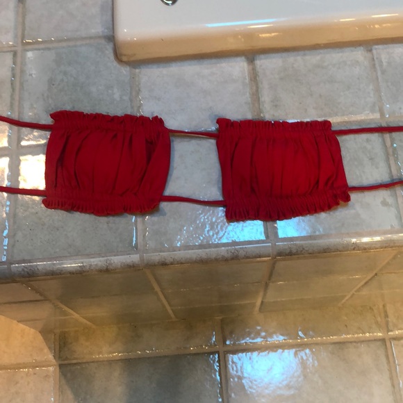 Red bikini top - Picture 2 of 3